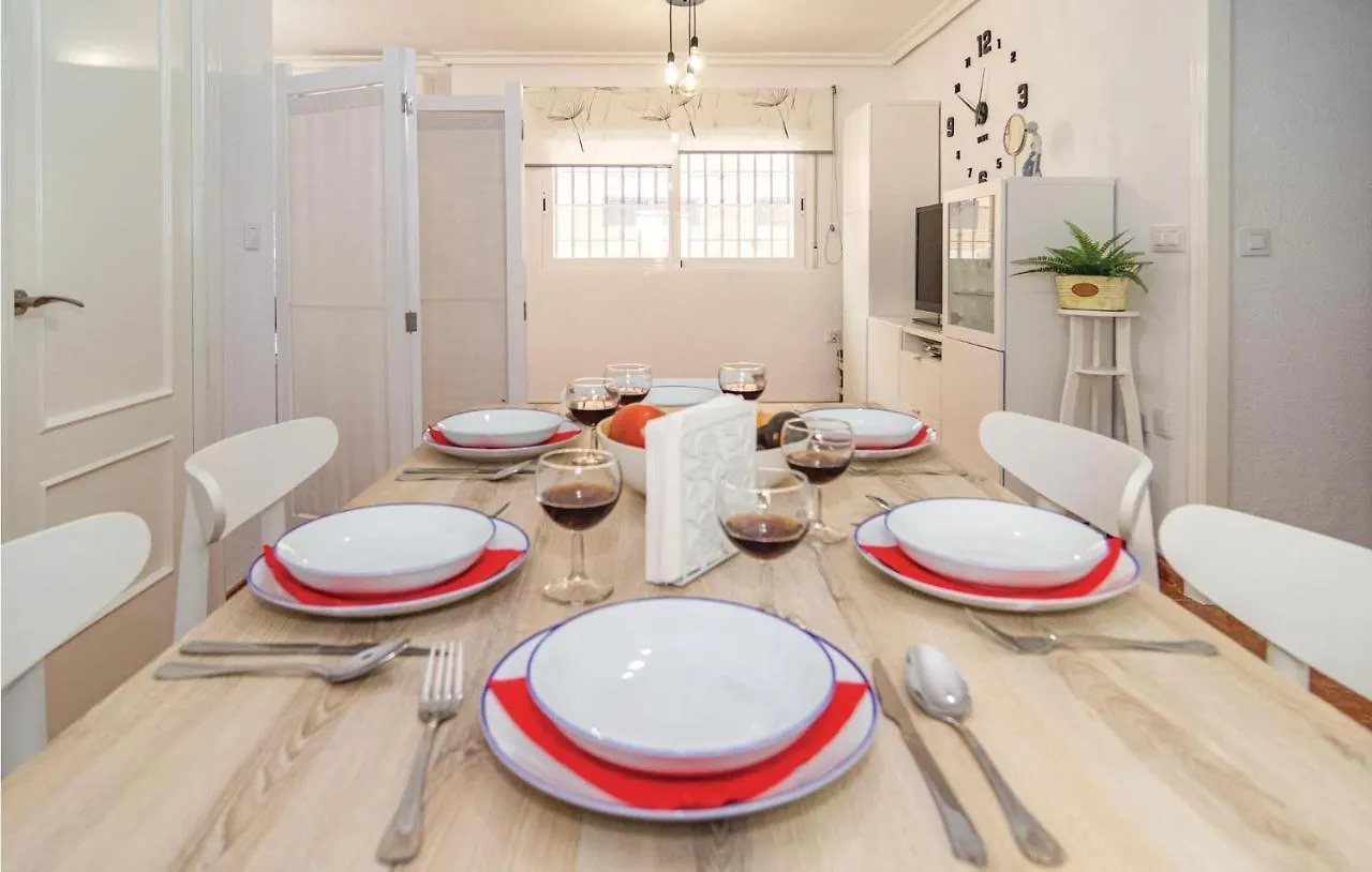 Stunning Apartment In Cordoba With Kitchen 0*,