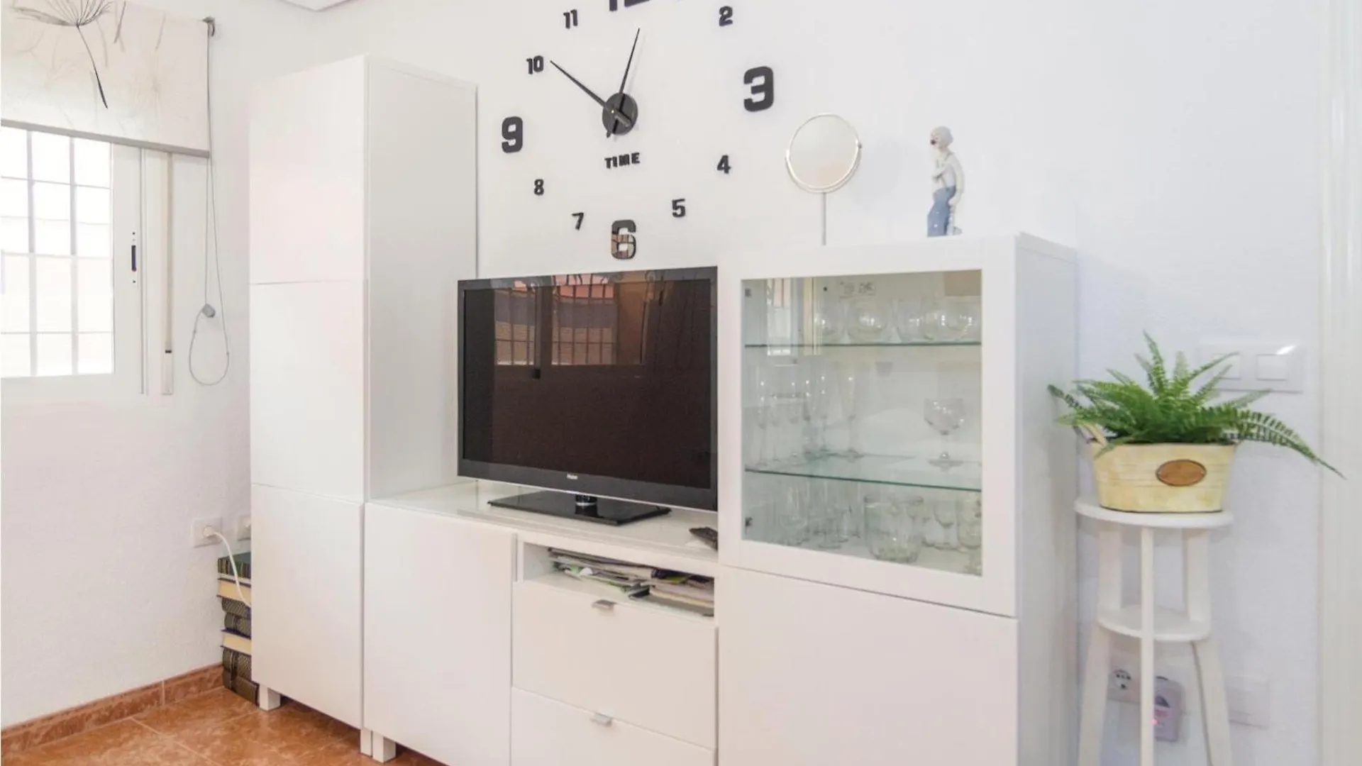 Stunning Apartment In Cordoba With Kitchen